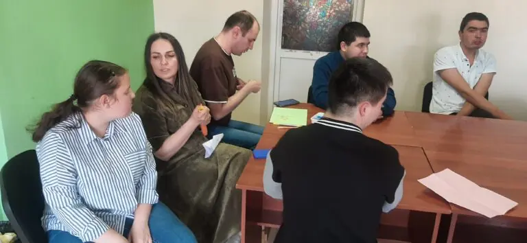 Во Владикавказе подростки освоили искусство блеска и порядка
