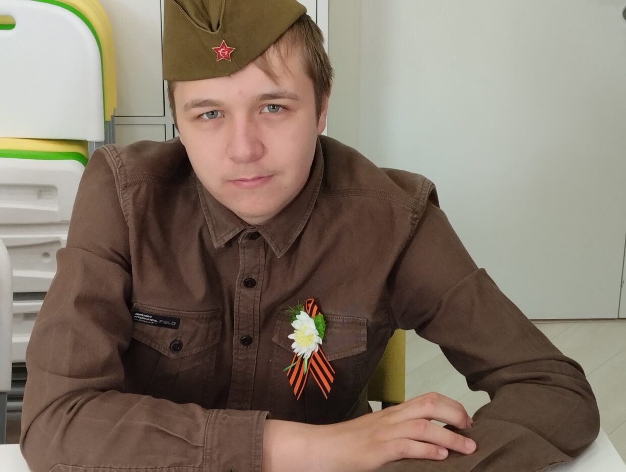 Память, песни и солдатская каша: как прошло наше майское занятие
