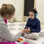 Не вместо мамы, а вместе со сверстниками: почему подростковый клуб — это тренажер настоящей жизни