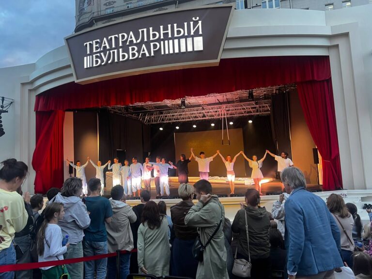 Подростковый клуб на шоу «Успокойство»